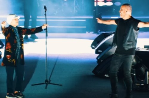 Müğənni xərçəng olan bacısı üçün saçlarını qazıtdı