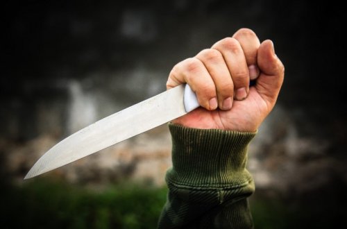 Zaqatalada müştəri çayxana sahibinə 13 bıçaq zərbəsi vurub