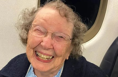 ABŞ-də 101 yaşlı qadın təyyarədə körpə kimi qeydə alındı