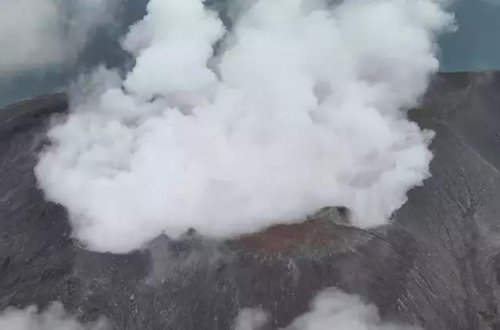Ruanq vulkanı yenidən püskürüb