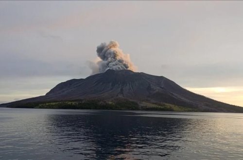 İndoneziyada vulkan püskürməsi səbəbindən Manado hava limanı müvəqqəti bağlanıb