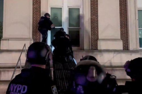 ABŞ-ın Kolumbiya Universitetində polis tələbələrə qarşı əməliyyat keçirib