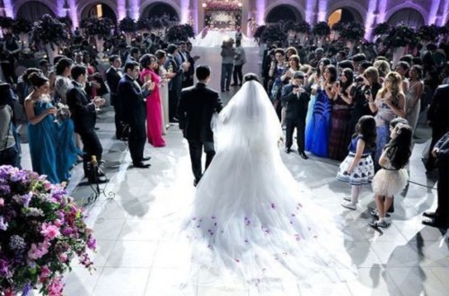 Bakıda bəy gəlini nikah masasında TƏRK ETDİ