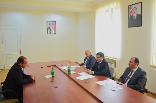 Aqrar Xidmətlər Agentliyinin sədri Sərdar Hacıyev Beyləqanda vətəndaşları qəbul edib, təsərrüfatlara baş çəkib