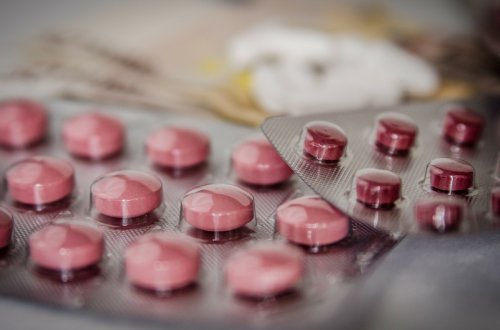 66 dərman vasitəsinin qiymətinin yuxarı həddi təsdiq edilib