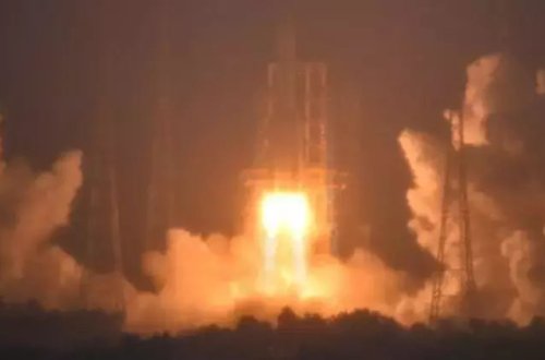 Çin Ayın qaranlıq tərəfinə səyahət edib