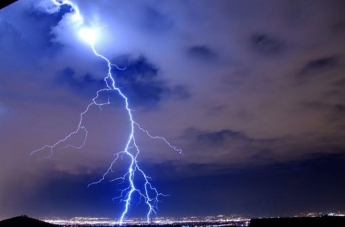 Bəzi yerlərdə şimşək çaxıb, arabir yağış, Şahdağda isə qar yağıb - FAKTİKİ HAVA