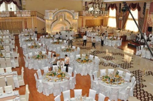 Bu şadlıq evi 2 milyona satıldı: Sökülür (FOTO)