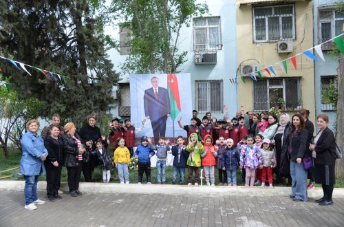 Nəsimi rayonunda növbəti “Abad həyət” sakinlərin istifadəsinə verilib