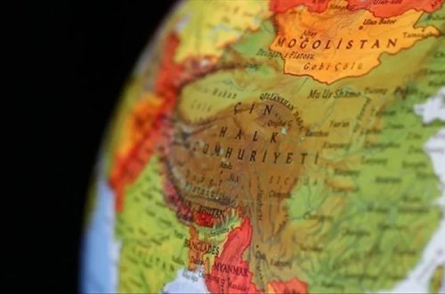 Çinin xidmət sektoru orta səviyyədə böyüdü