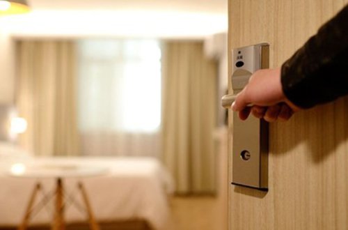 Hoteldə ölənlər qidadan zəhərlənməyib - RƏSMİ