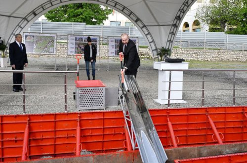 İlham Əliyev və Mehriban Əliyeva Şuşada üçüncü yaşayış kompleksinin təməlqoyma mərasimində - FOTO