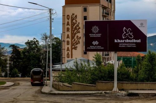 İlham Əliyev və Mehriban Əliyeva Şuşada “Xarıbülbül” Festivalının açılışında - YENİLƏNİR + FOTO/VİDEO