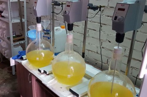 Yolda təsadüfən saxlanılan rusiyalı gəncin maşını narkotik laboratoriyası çıxdı - FOTO