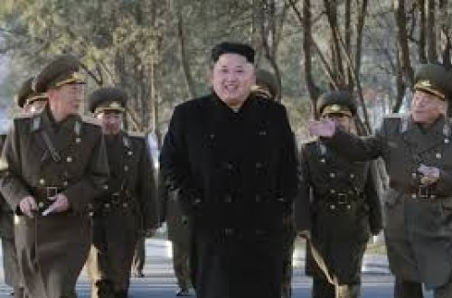 Kim Çen In taktiki raket sistemi ilə tanış olub