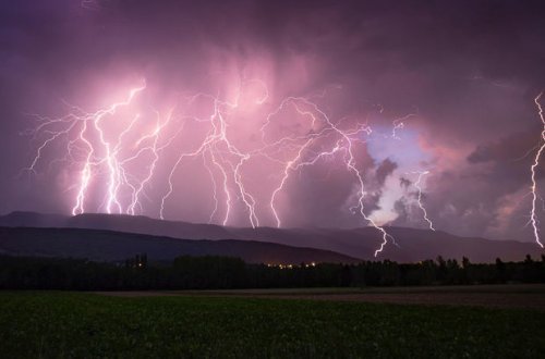 Hindistanda azı 12 nəfər ildırım vurması nəticəsində həyatını itirib - FOTO