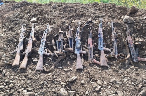 Son bir həftədə azad edilən ərazilərdə 1 pulemyot, 56 avtomat və xeyli sayda silah-sursat aşkarlanıb