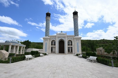 Prezident və birinci xanım Zəngilan məscidinin açılışında iştirak ediblər - YENİLƏNİB