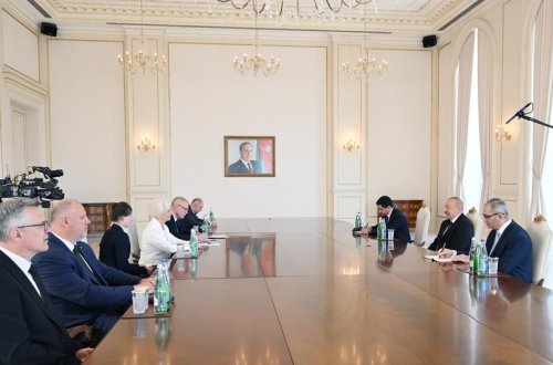 İlham Əliyev Latviya Seyminin sədrinin başçılıq etdiyi nümayəndə heyətini qəbul edib - YENİLƏNİB