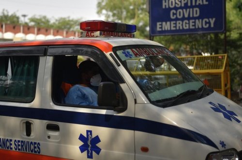 Hindistanda avtomobil dərəyə düşüb, 18 nəfər ölüb