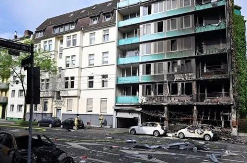 Qəhrəman gənc yanğın zamanı anasını xilas etmək istəyərkən həlak olub