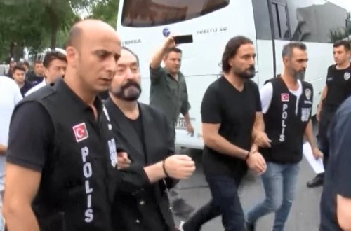 Adnar Oktarın məhkəməsi ilə bağlı YENİ XƏBƏR: bir nəfər azadlığa buraxıldı