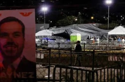 Meksikada seçki mitinqində səhnə çökdü: 9 ölü var