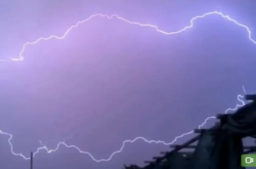 Türkiyə xəritəsinə bənzəyən ildırım çaxması görənləri heyrətə gətirdi