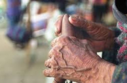 Azərbaycanda ən yaşlı qadın və kişi seçicinin adı açıqlanıb