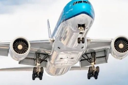 Hollandiyalı gənc təyyarənin reaktiv mühərrikinə çırpılaraq dünyasını dəyişib