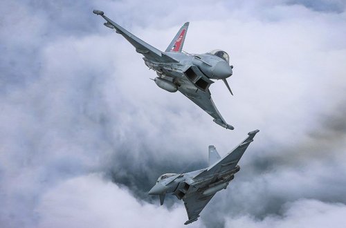 Britaniya husilərin hərbi obyektlərinə hava zərbələri endirib