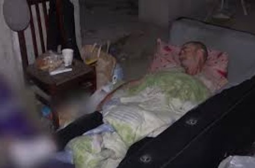 Bakıda 58 yaşlı kişidən imtina etdilər: İki ildir zirzəmidə qalır