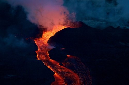 Havayda Kilauea vulkanı 50 il aradan sonra püskürməyə başlayıb