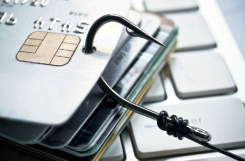 Bank kartlarından pulları talayan üç şübhəli şəxs saxlanılıb