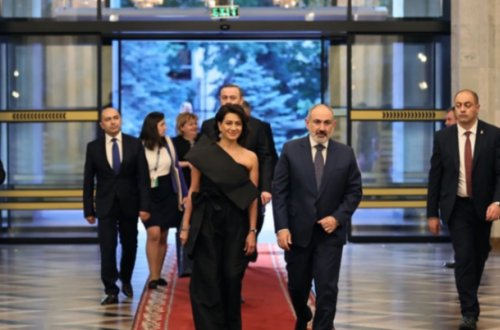 Paşinyanın arvadının geyimi gündəm oldu - FOTO