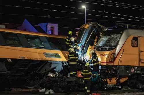 Çexiyada qatar qəzası baş verdi: 4 ÖLÜ 22 YARALI VAR