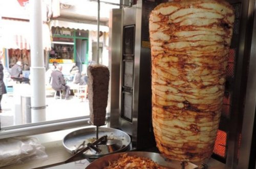 AQTA 250 dönər satışı obyektində monitorinq keçirib, 249-da nöqsan aşkarlanıb