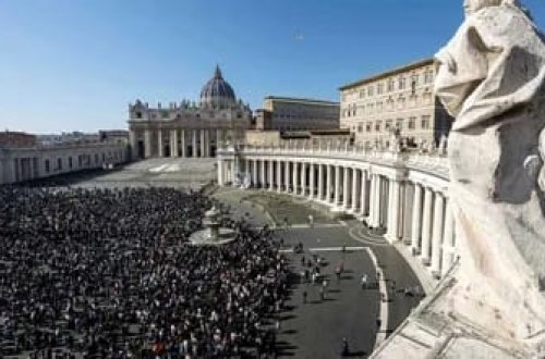 İtalyada əlyazmanı Vatikana satmağa çalışan şəxs saxlanıldı