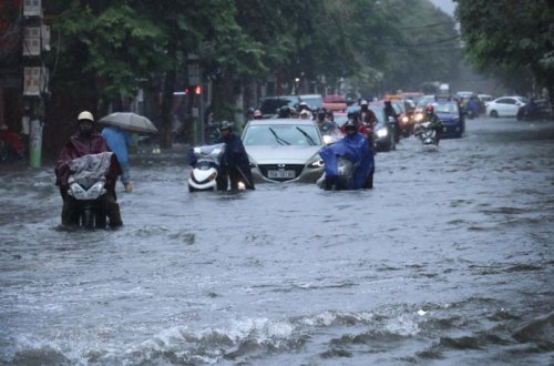Vyetnamda leysan yağışlar üç nəfərin ölümünə səbəb olub