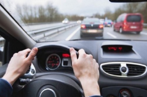 Sürücülük vəsiqəsi olmadan maşın sürənlər 200 manat cərimələnəcək