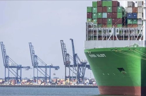 Los-Anceles limanında daşınan konteynerlərin sayı azalıb