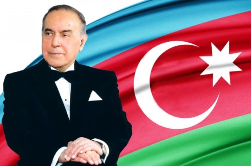 Azərbaycanda Milli Qurtuluş Günüdür