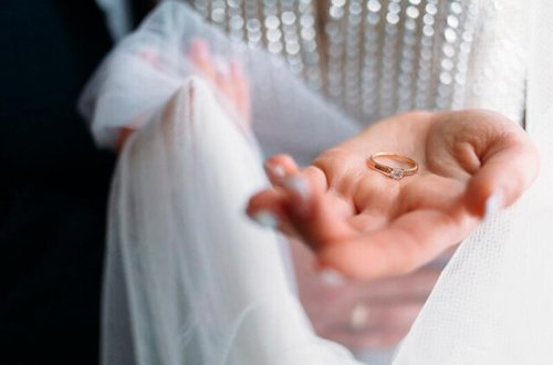 61 yaşlı Xalq artisti 18 yaşlı tələbə qızla evlənir - FOTO