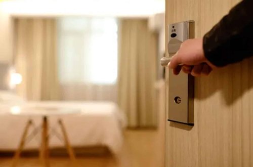 Bakıda hoteldən oğurluq edildi