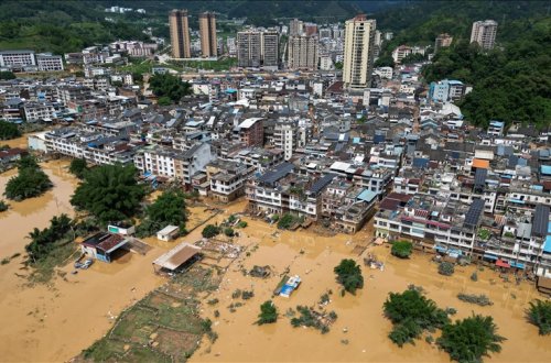 Çində güclü yağışın səbəb olduğu torpaq sürüşmələrində 9 nəfər ölüb