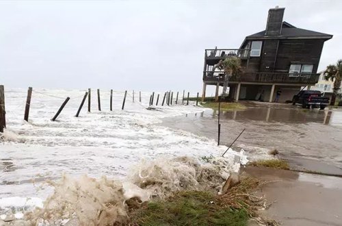 Meksikanı tropik qasırğa vurub