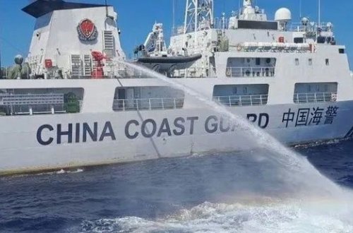 Çin Sahil Mühafizəsi Filippin qayıqlarına hücum edib