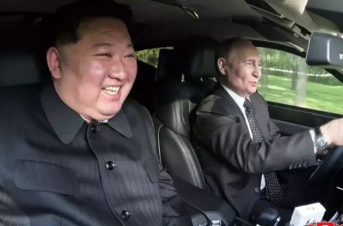 Putin Kim Çen Ina limuzin hədiyyə edib