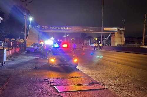 Üst keçiddə müvazinətini itirən uşaq avtomobilin üstündə düşdü