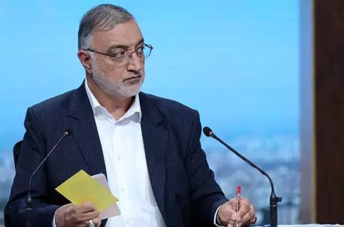 İran prezidentliyinə namizədlərdən biri olan Zəkani seçki yarışından geri çəkilib